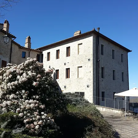 Castello Izzalini Casa rural