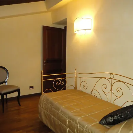 卡斯特罗伊扎里尼托迪度假村酒店 乡村民宿 托迪