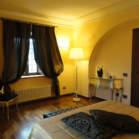 卡斯特罗伊扎里尼托迪度假村酒店