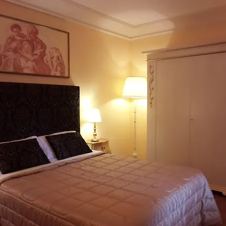 卡斯特罗伊扎里尼托迪度假村酒店 乡村民宿