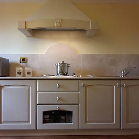 卡斯特罗伊扎里尼托迪度假村酒店 *