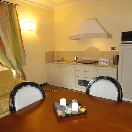 卡斯特罗伊扎里尼托迪度假村酒店 乡村民宿 托迪