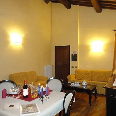 Castello Izzalini Casa rural Todi