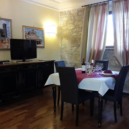 乡村民宿 卡斯特罗伊扎里尼托迪度假村酒店 托迪