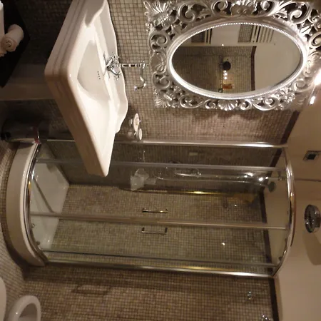 卡斯特罗伊扎里尼托迪度假村酒店 * 托迪