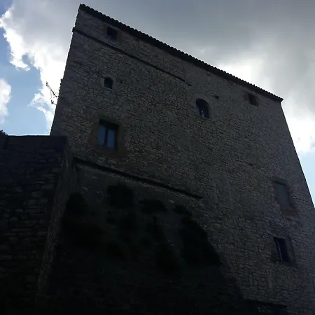 Castello Izzalini * Todi