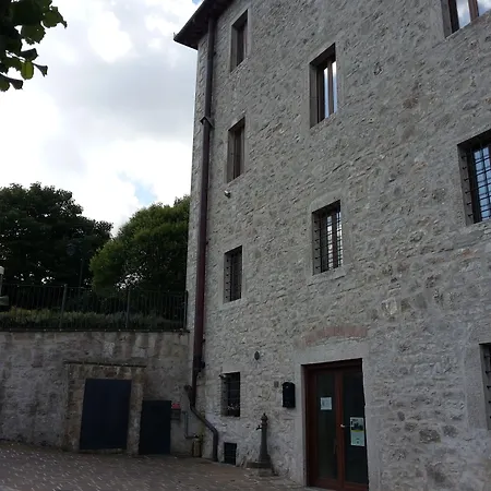Castello Izzalini * Todi