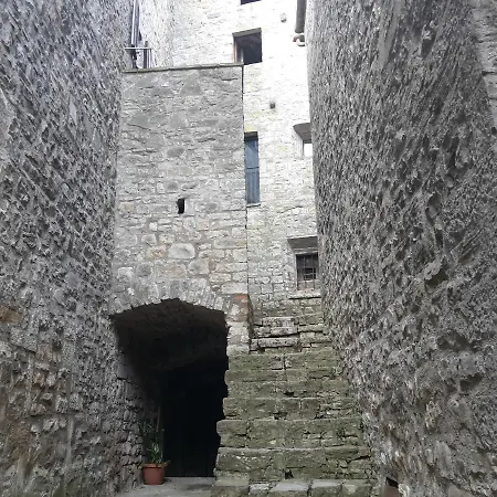 Castello Izzalini Casa di campagna Todi