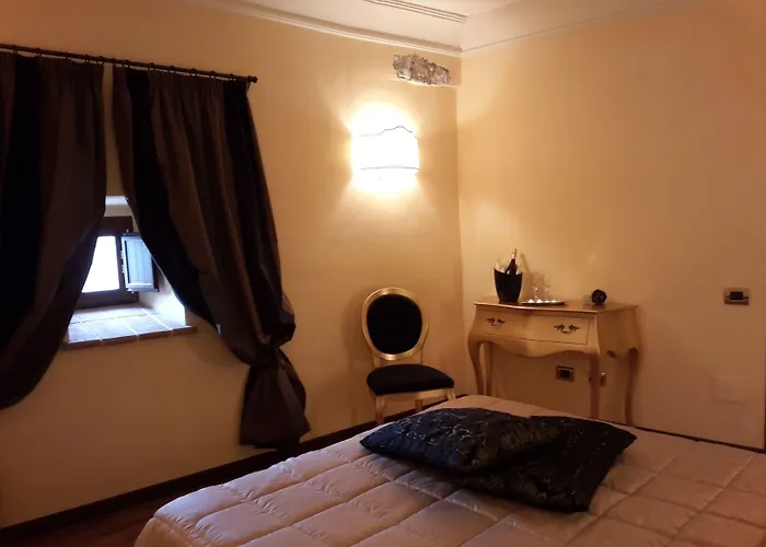 Castello Izzalini Country house *