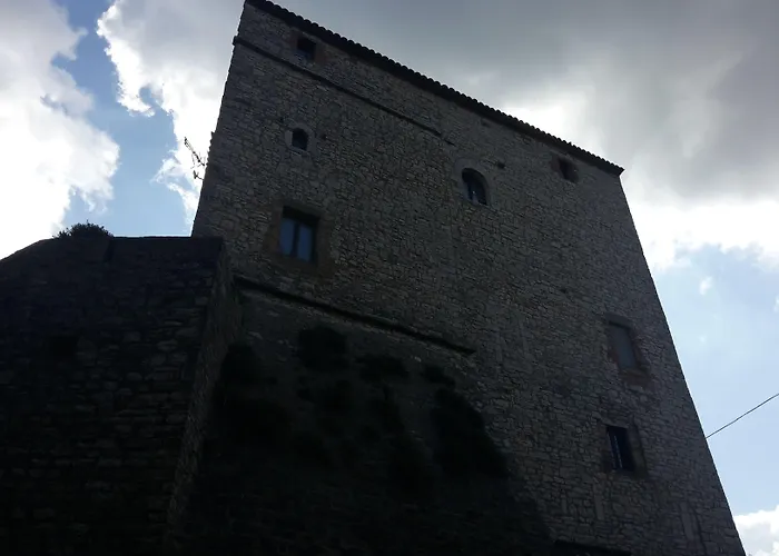 Castello Izzalini * Todi