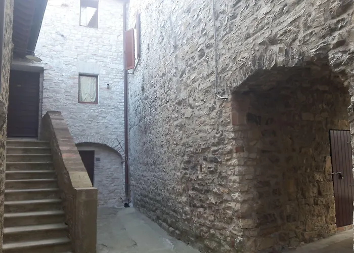 Castello Izzalini Todi